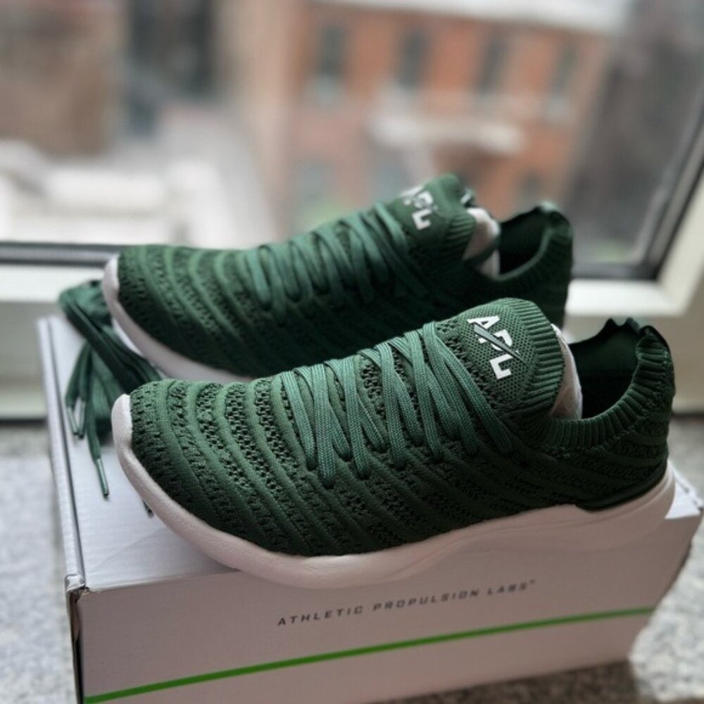 NWB APL TechLoom Wave Sneakers Dark Green White W 6 (Y 4.5)